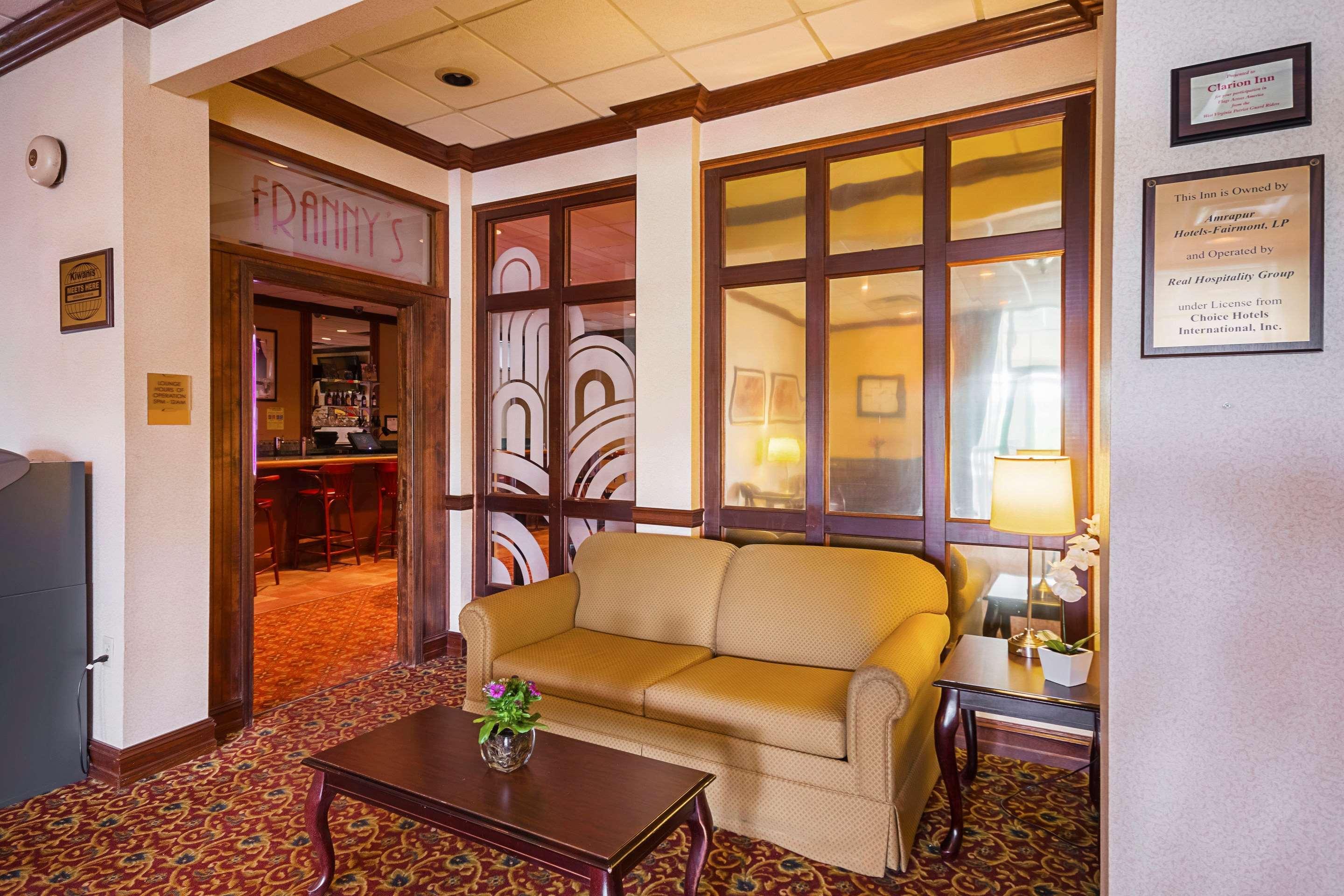 Clarion Inn Fairmont Buitenkant foto